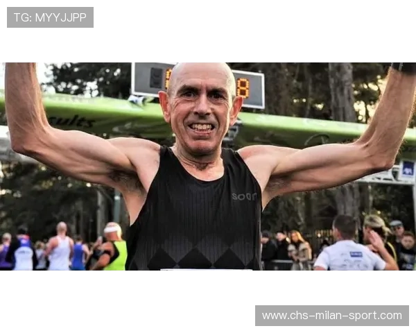 冬泳大爷把全国纪录选手比下去，全网热议