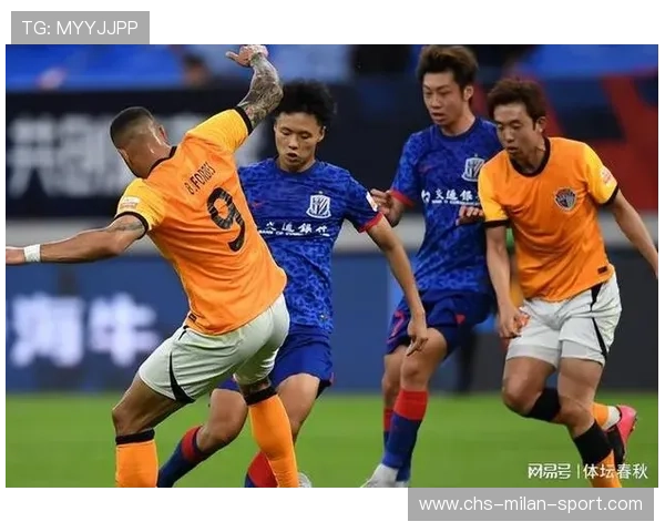 上海申花中场反抢到位，二次进攻立刻形成威胁